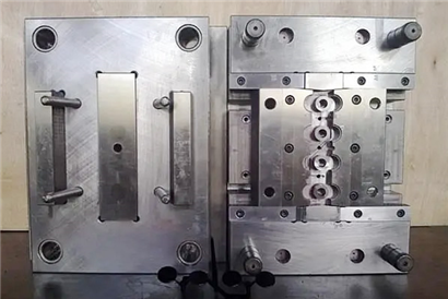 What is a plastic mold? What are the main types of plastic molds for forming plastic parts?